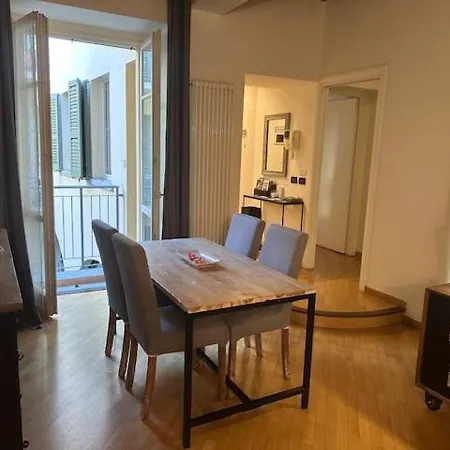 Modern Comfort In Old Town *