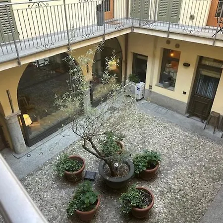 Modern Comfort In Old Town Nyaraló